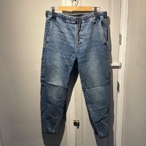 AE Jean Joggers Men’s Medium
